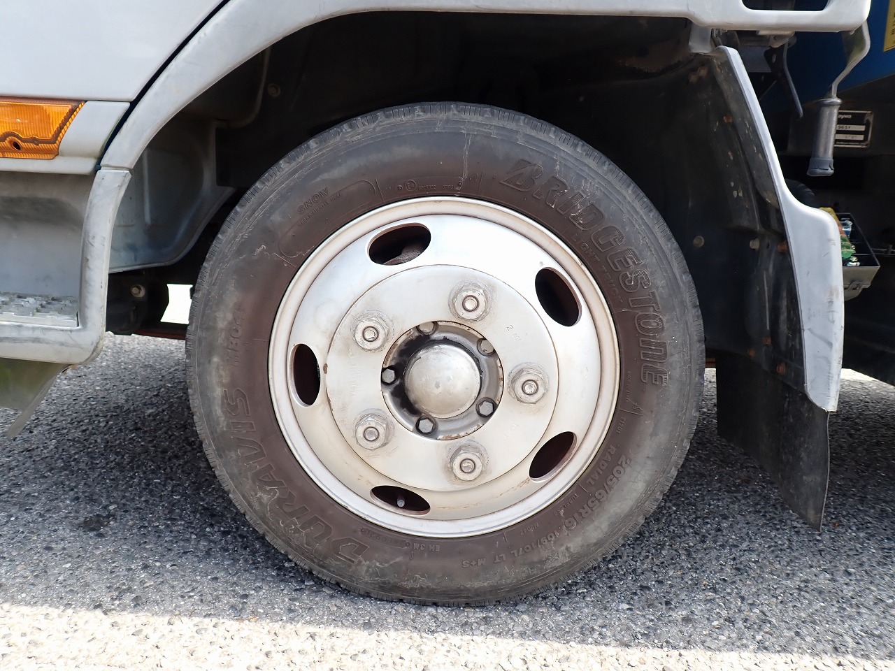 MITSUBISHI Canter