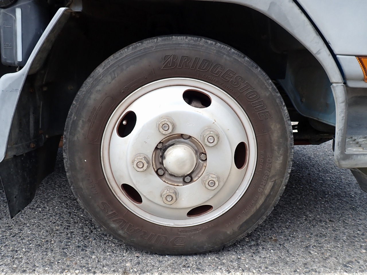 MITSUBISHI Canter