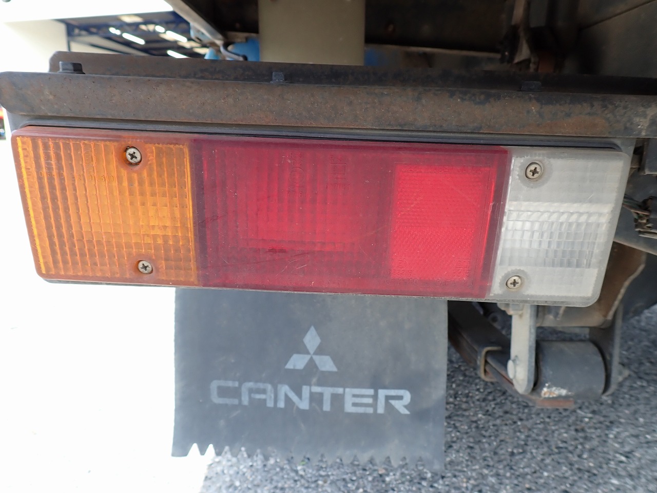 MITSUBISHI Canter