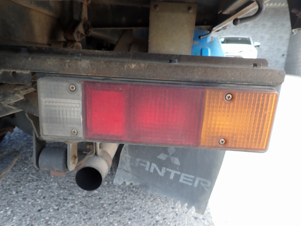 MITSUBISHI Canter