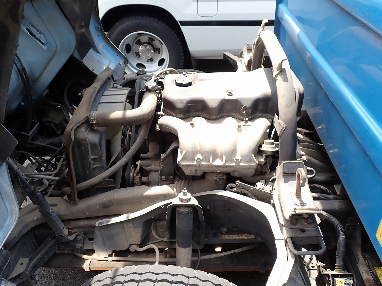 MITSUBISHI Canter