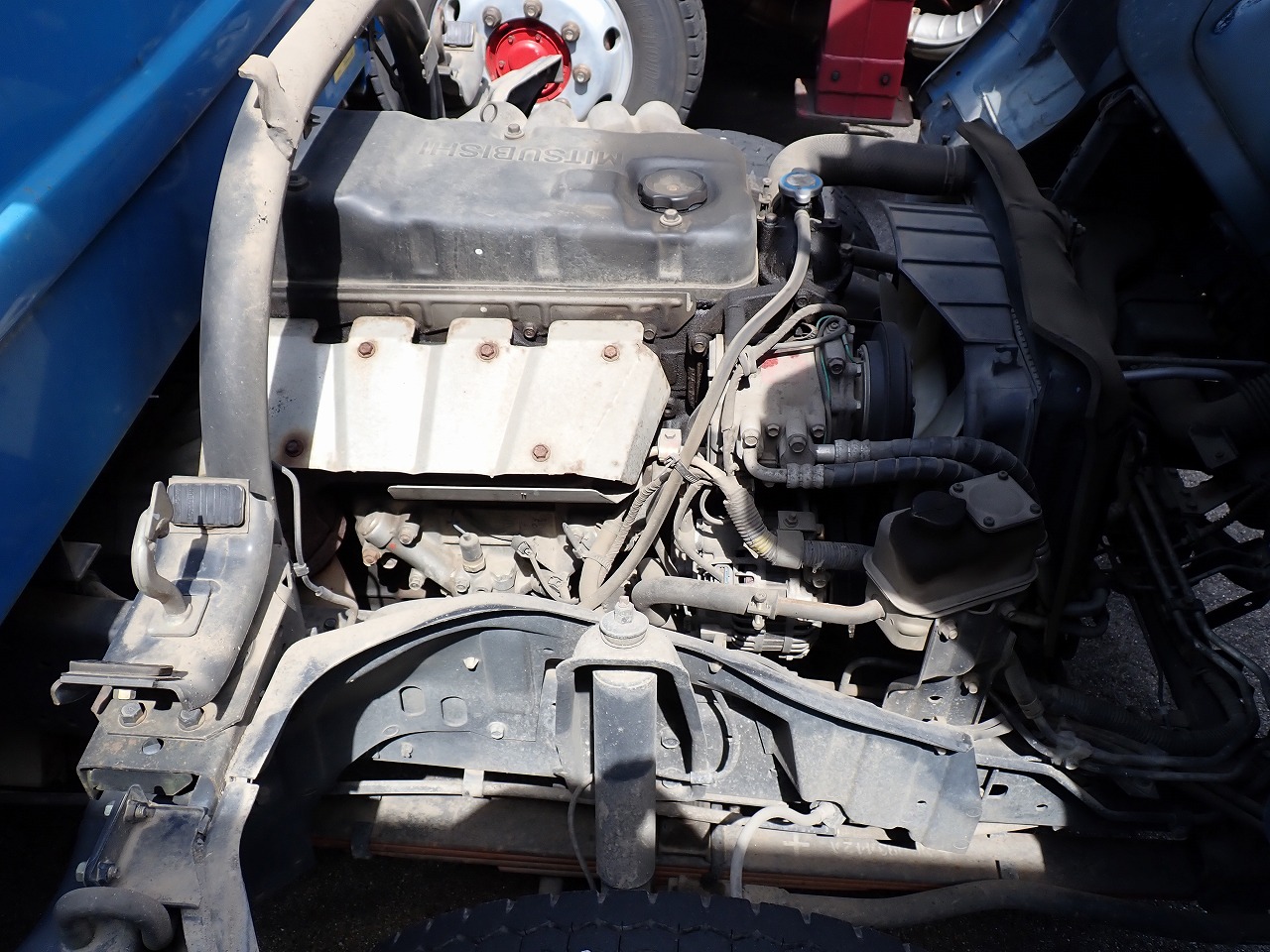 MITSUBISHI Canter