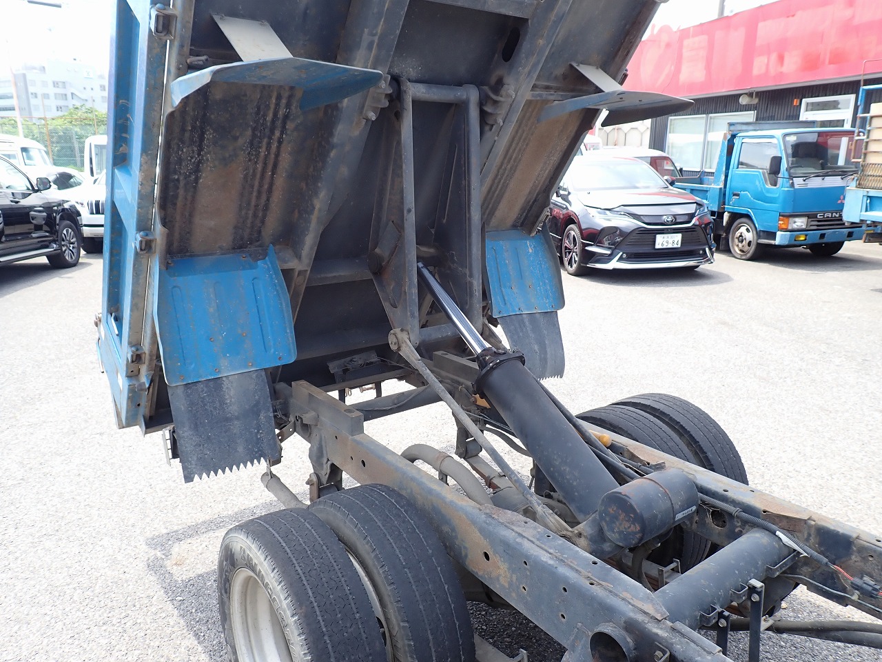 MITSUBISHI Canter