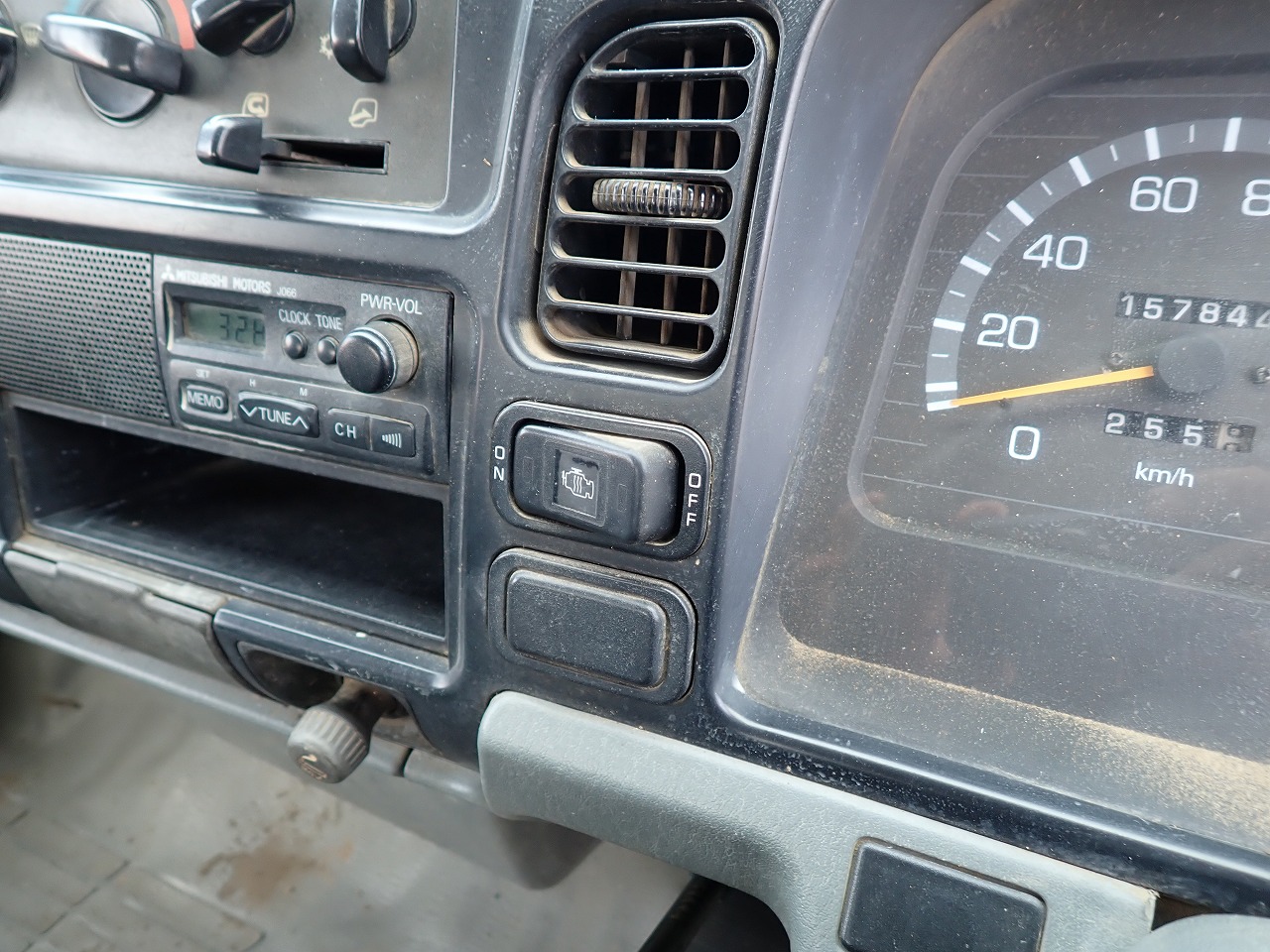 MITSUBISHI Canter