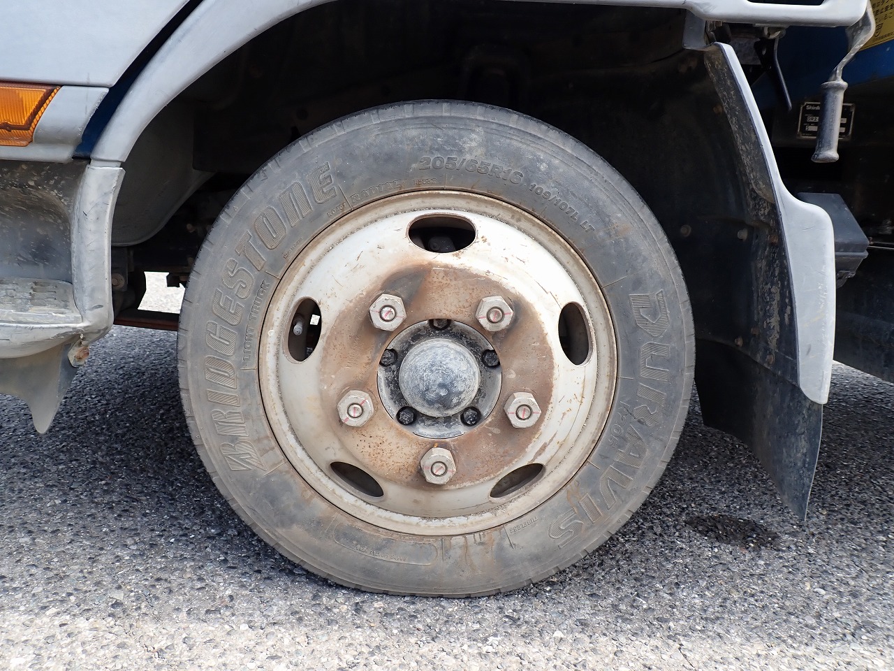 MITSUBISHI Canter