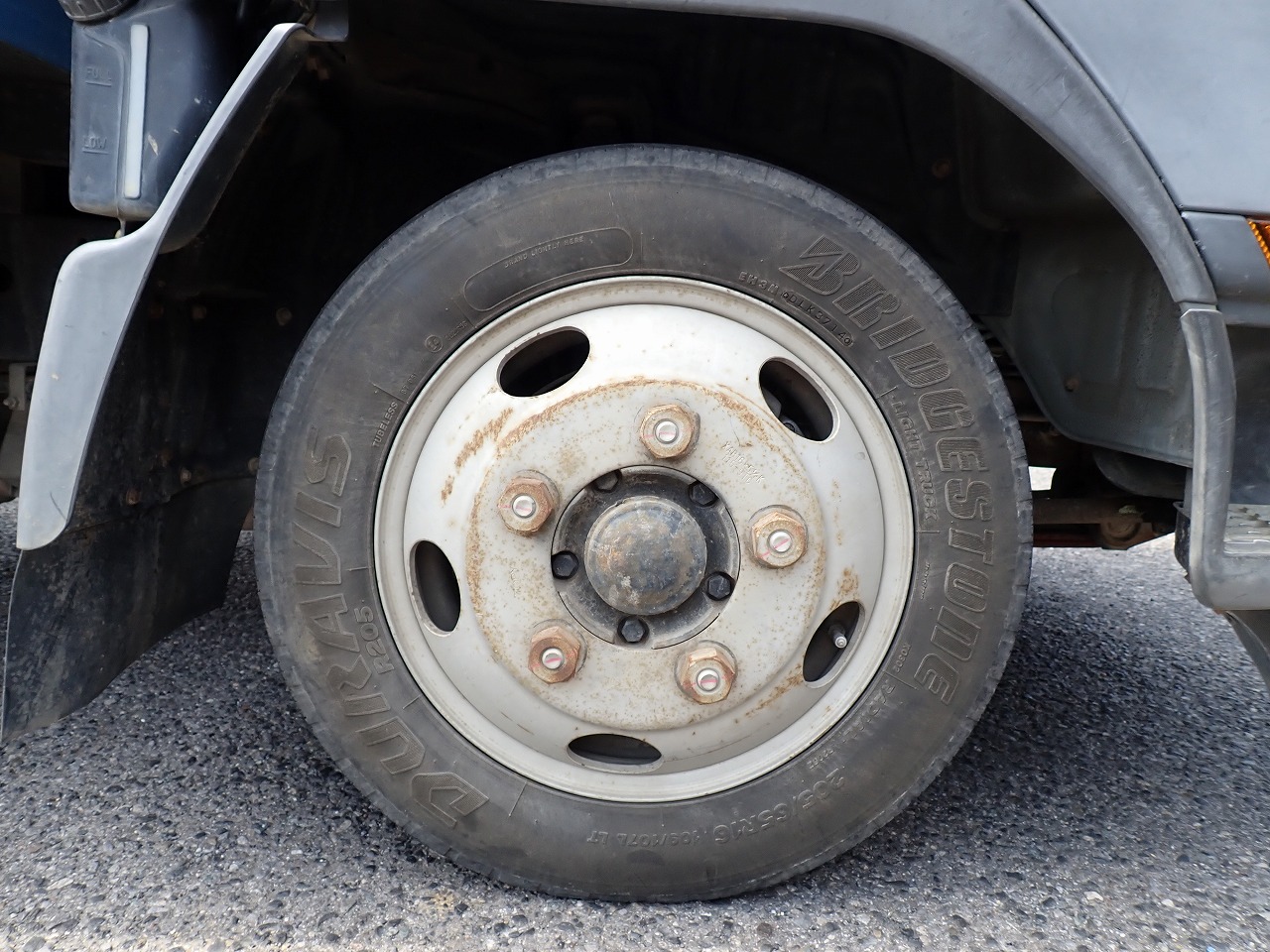 MITSUBISHI Canter