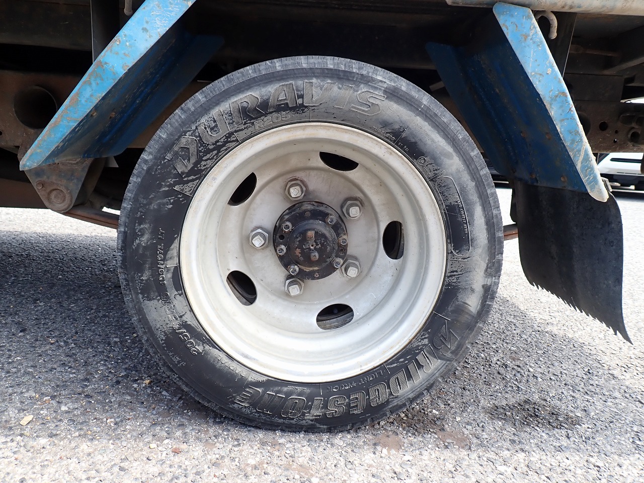 MITSUBISHI Canter