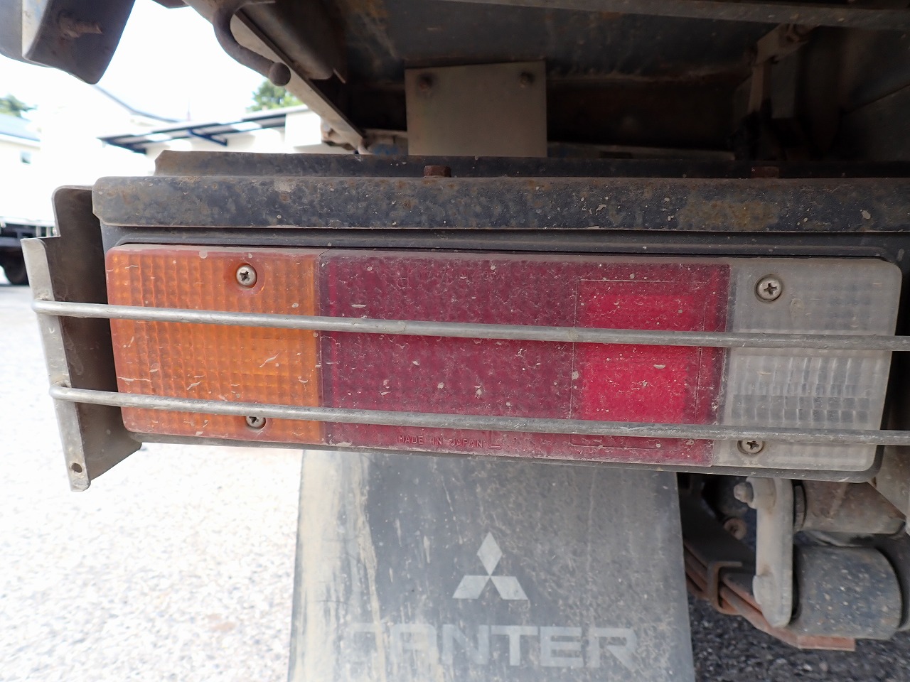 MITSUBISHI Canter