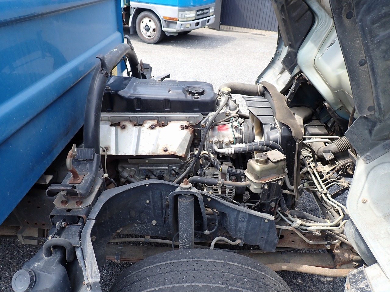 MITSUBISHI Canter