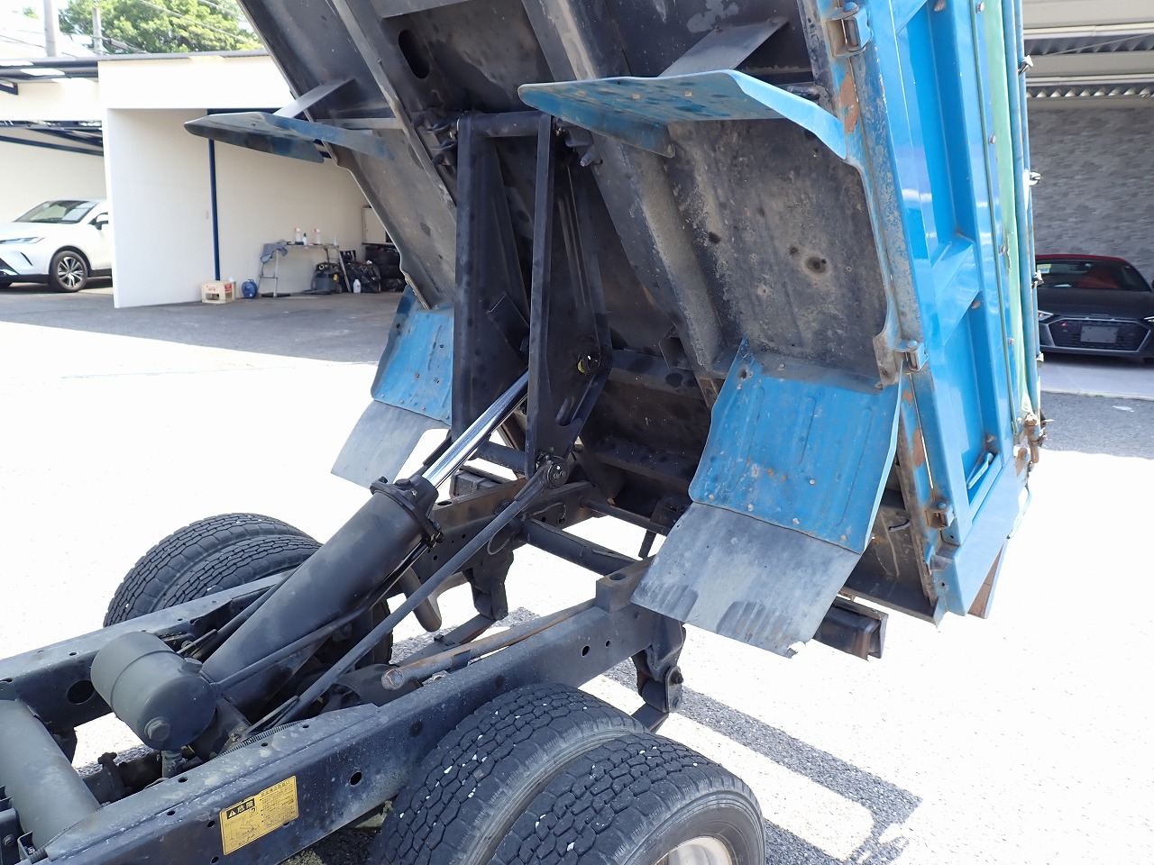 MITSUBISHI Canter