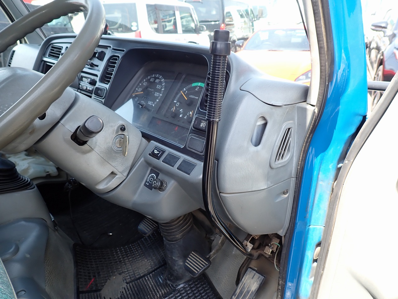 MITSUBISHI Canter
