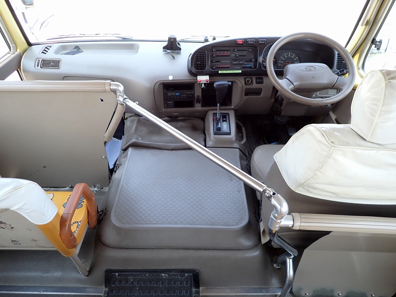 TOYOTA Coaster