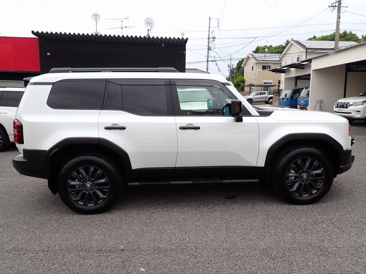 TOYOTA Land Cruiser