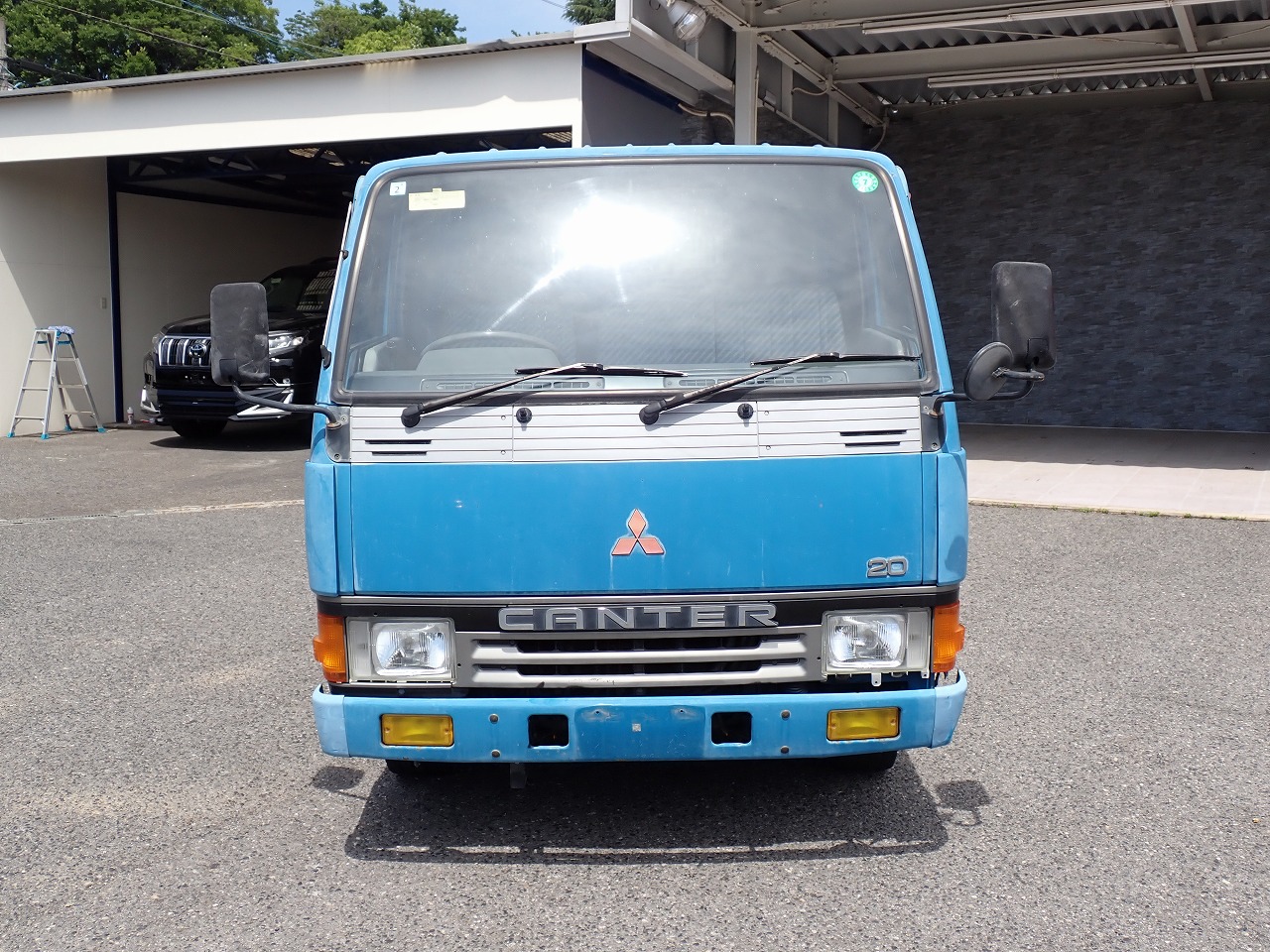 MITSUBISHI Canter
