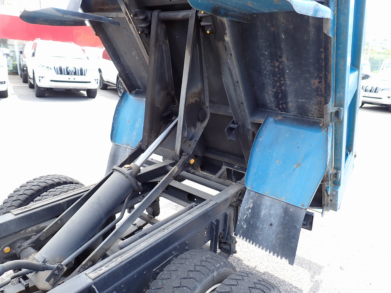 MITSUBISHI Canter
