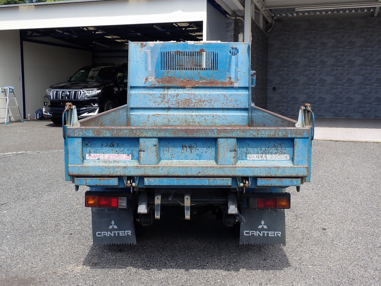 MITSUBISHI Canter