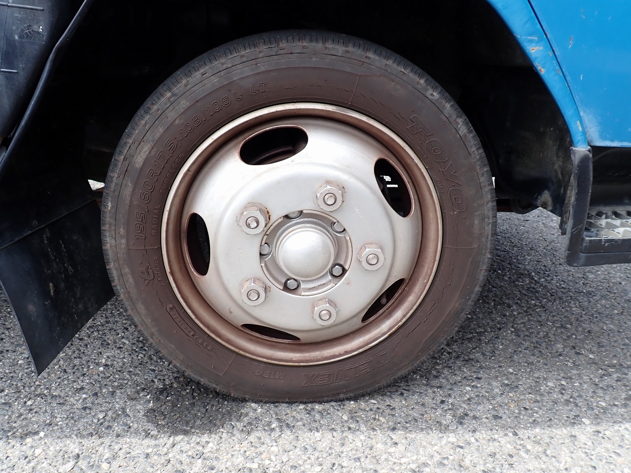 MITSUBISHI Canter
