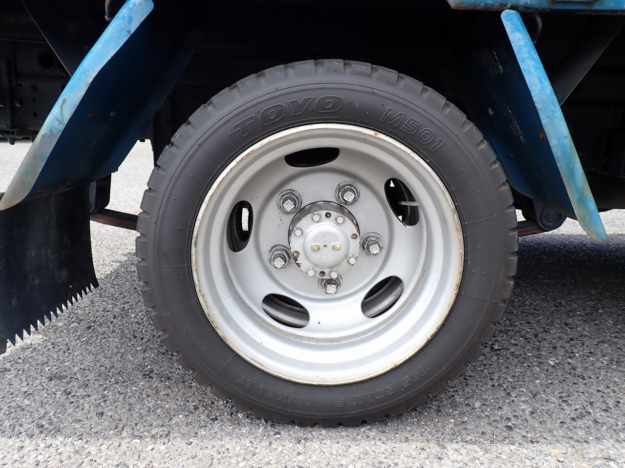 MITSUBISHI Canter