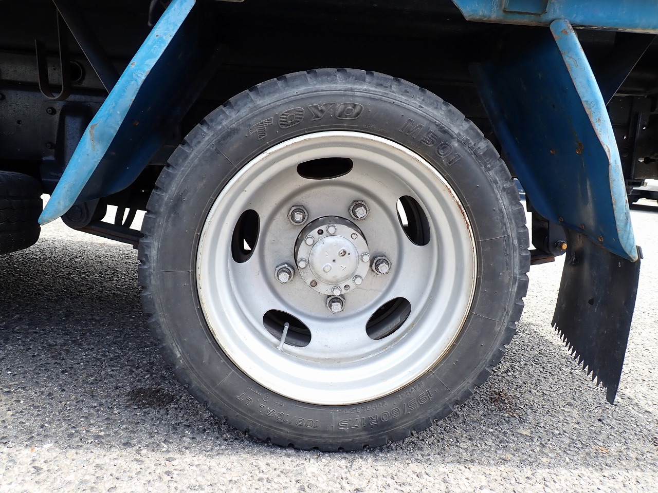 MITSUBISHI Canter