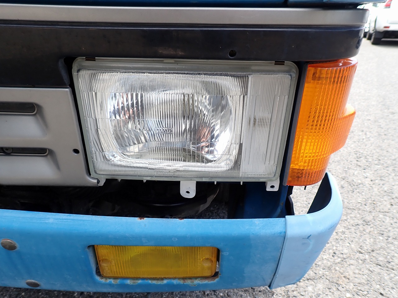 MITSUBISHI Canter
