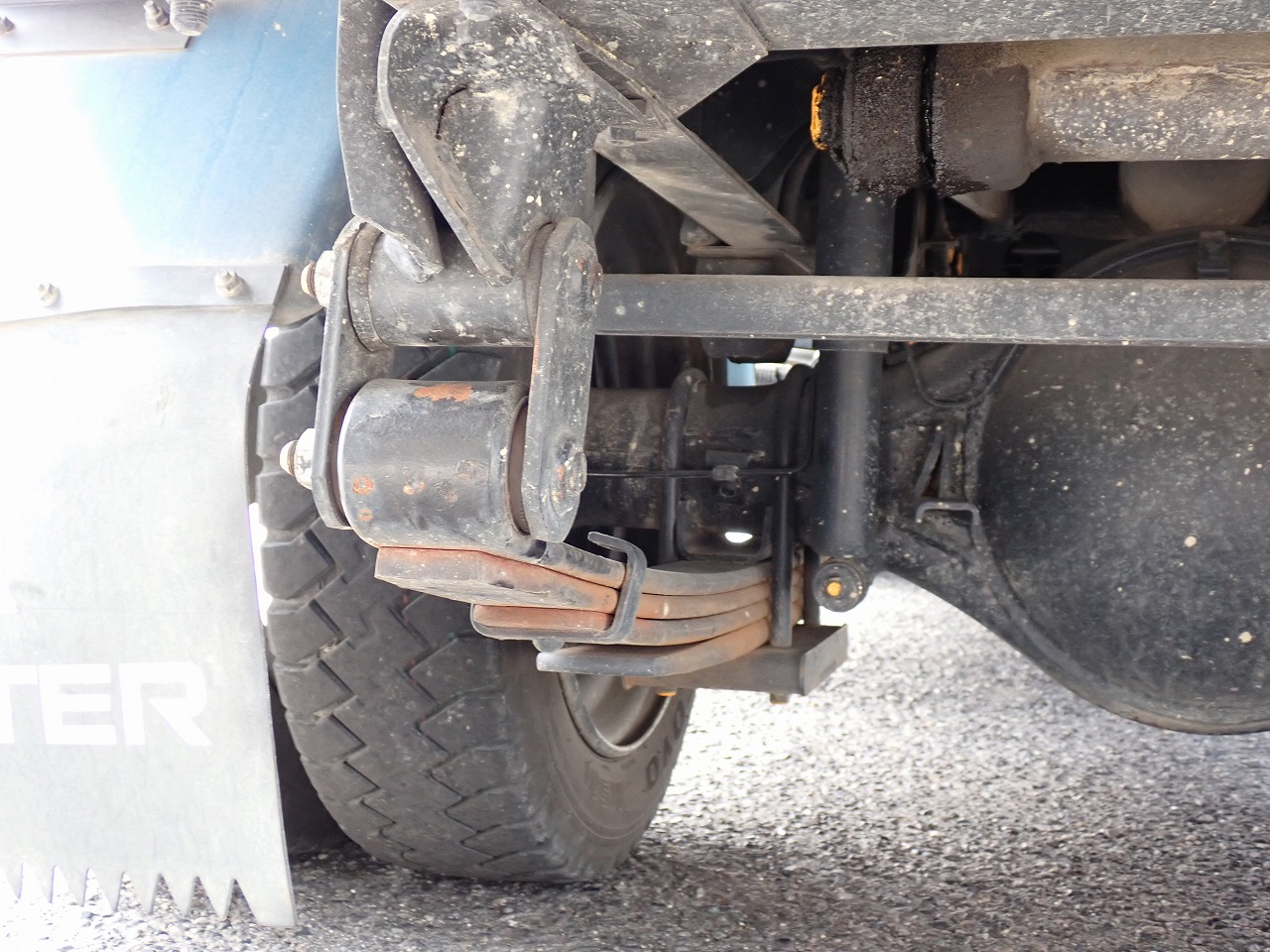 MITSUBISHI Canter