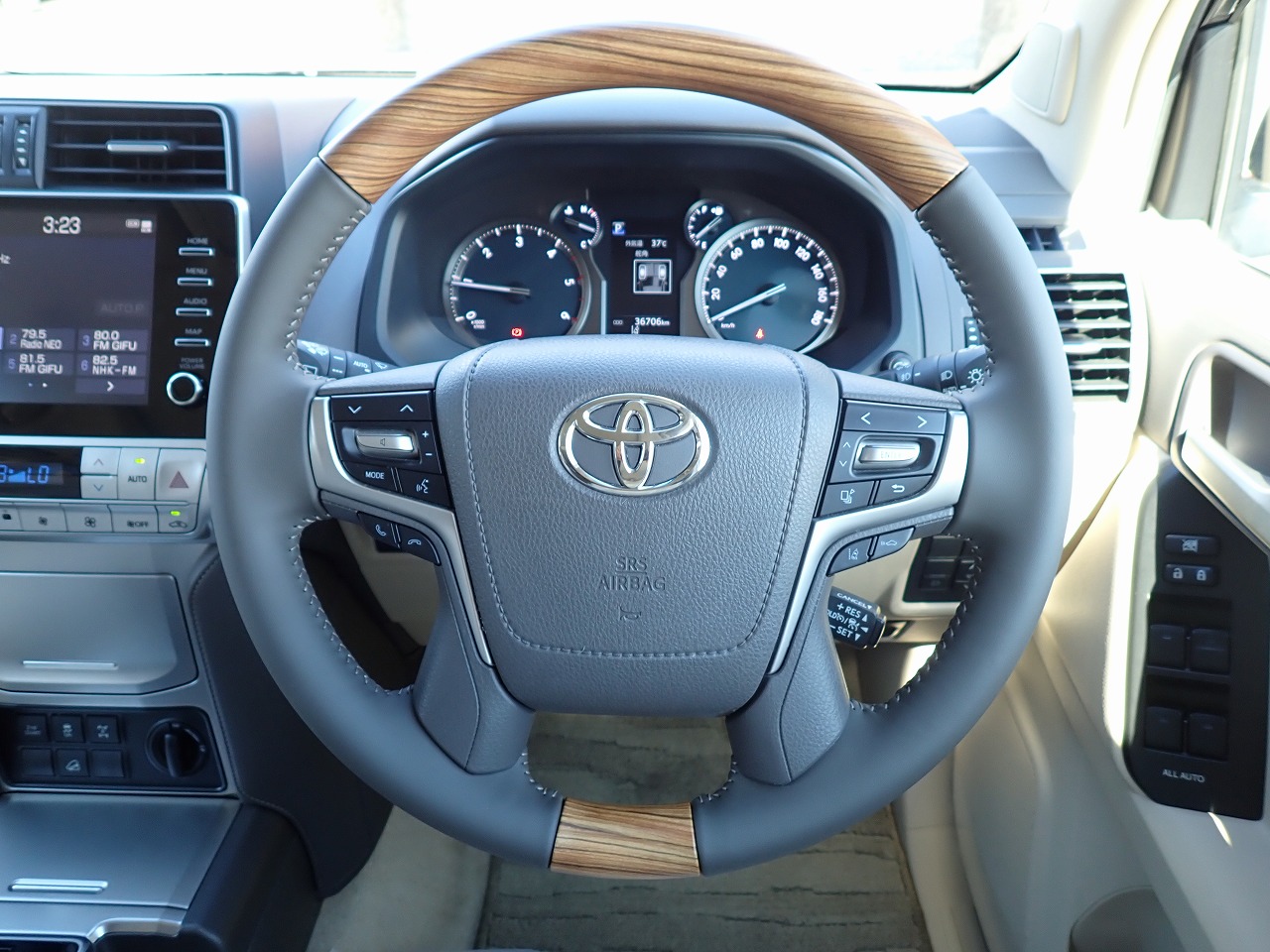 TOYOTA Land Cruiser Prado