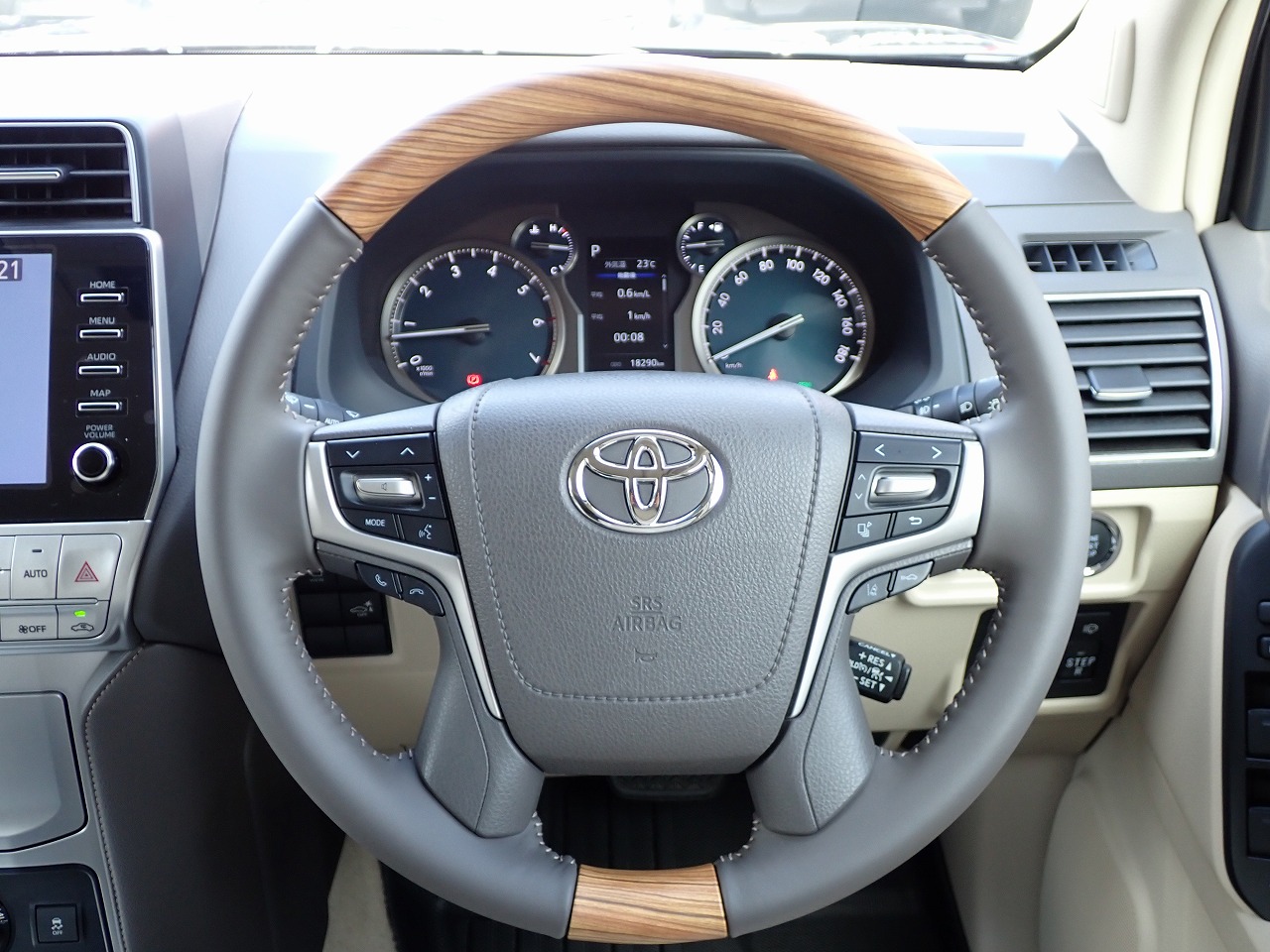 TOYOTA Land Cruiser Prado