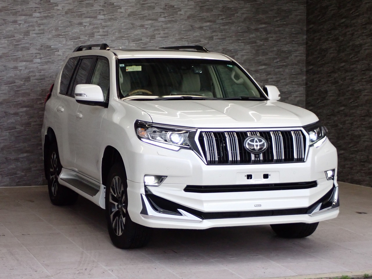 TOYOTA Land Cruiser Prado