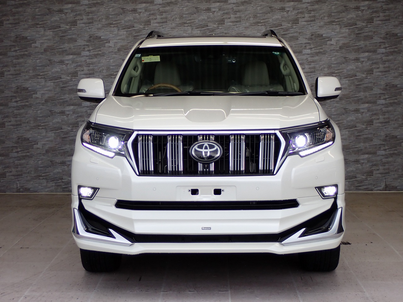 TOYOTA Land Cruiser Prado