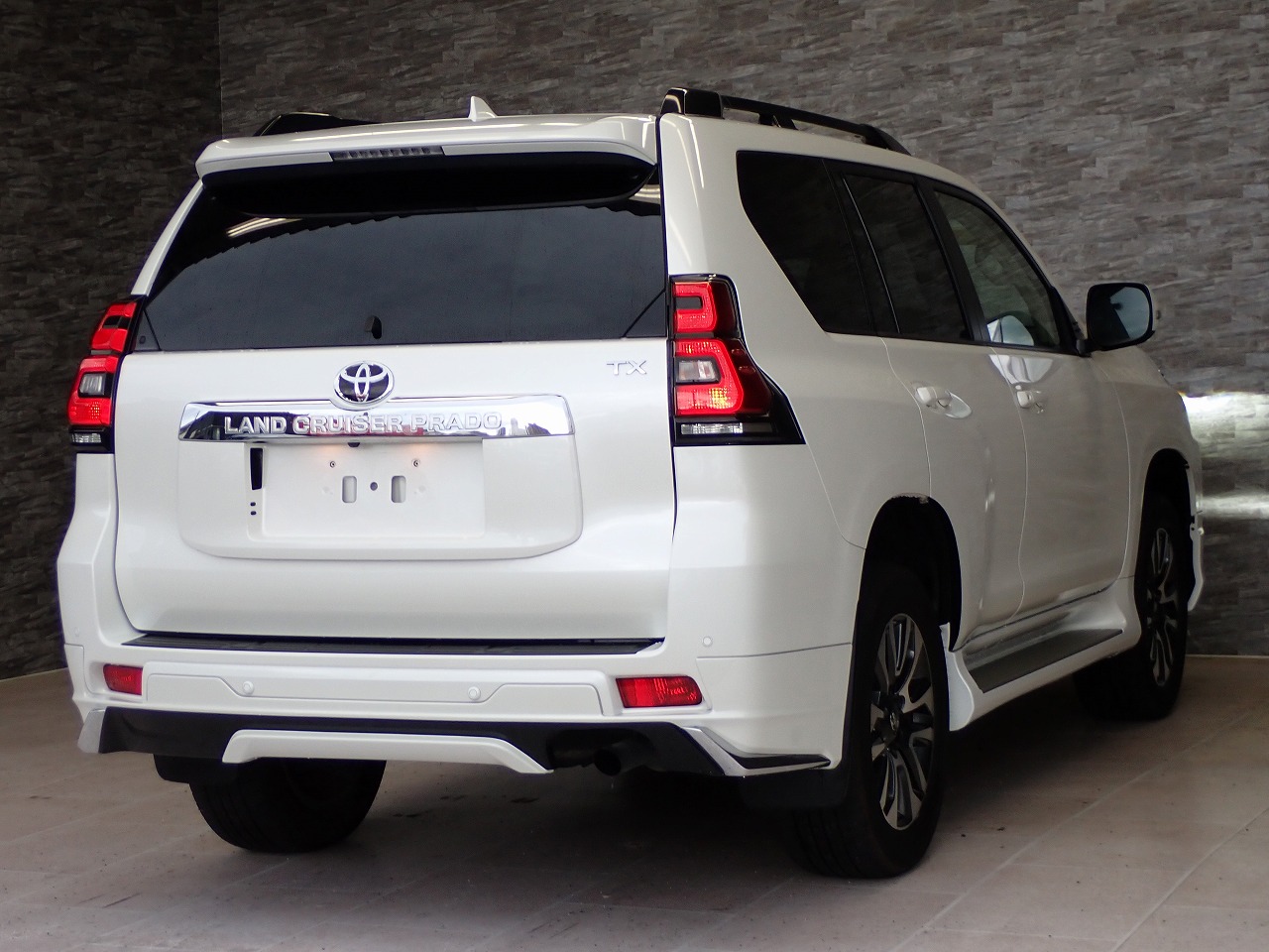 TOYOTA Land Cruiser Prado