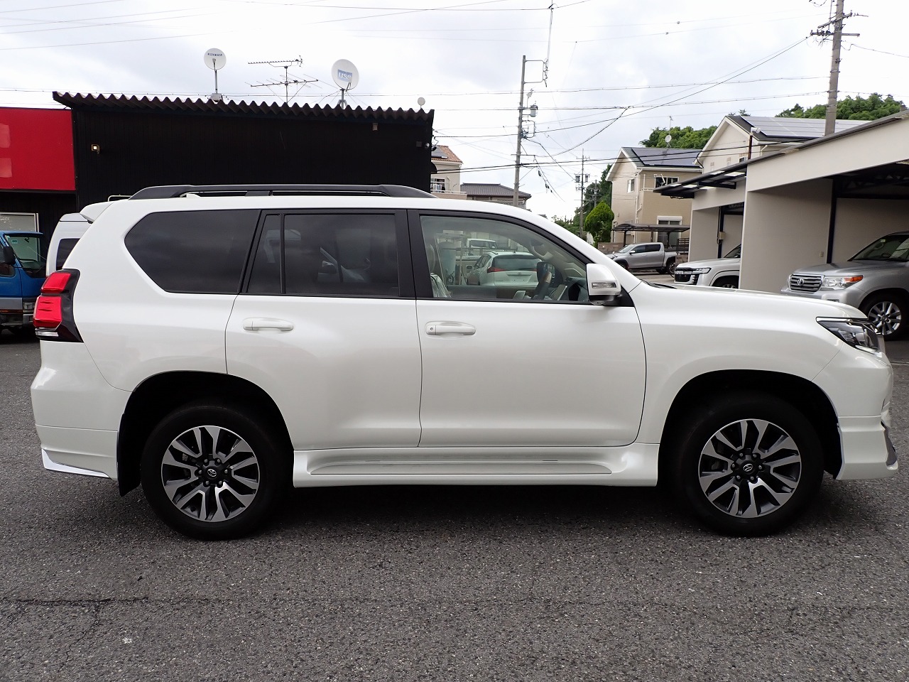 TOYOTA Land Cruiser Prado