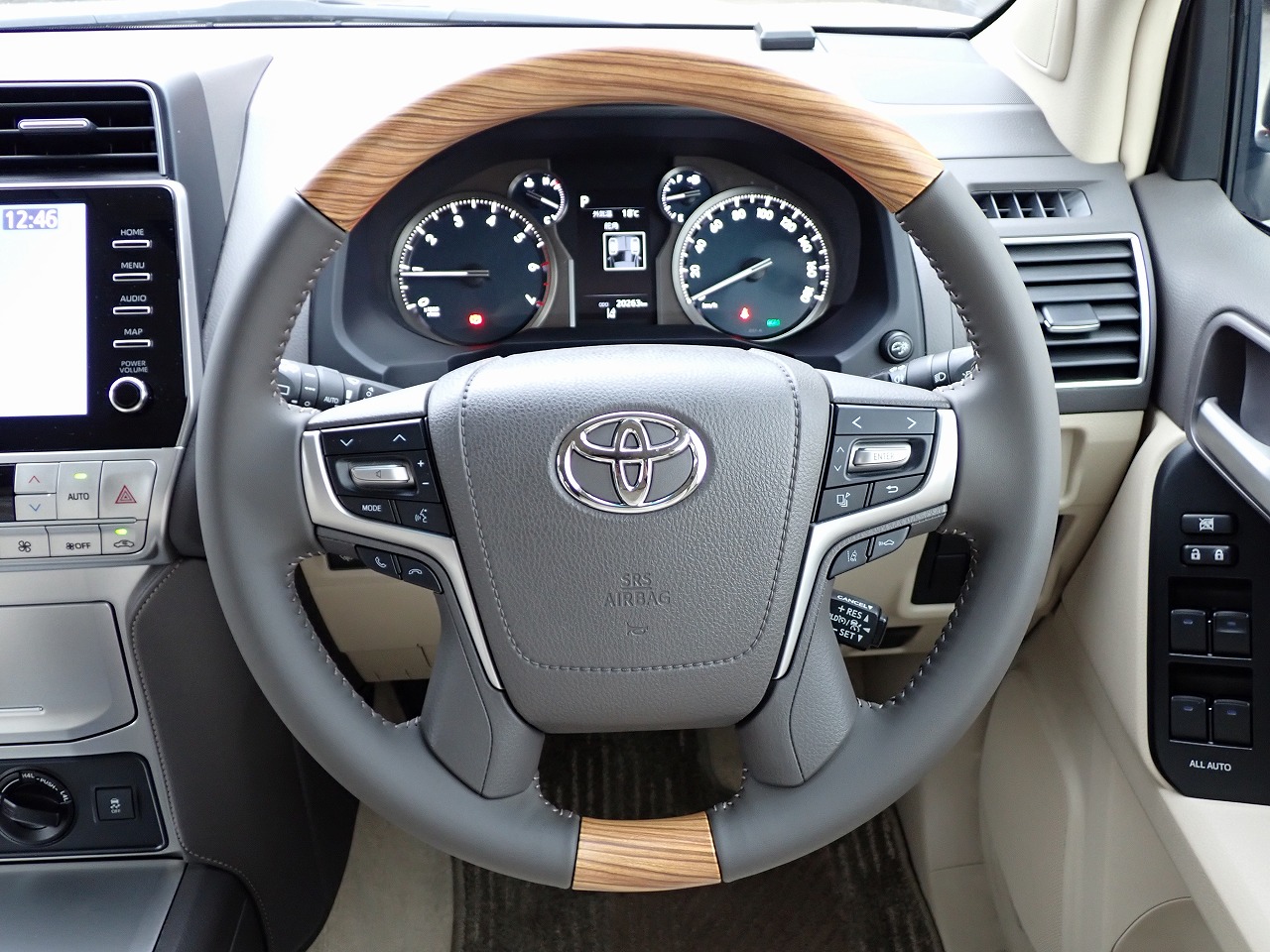 TOYOTA Land Cruiser Prado