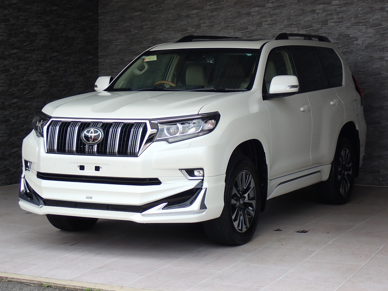 TOYOTA Land Cruiser Prado