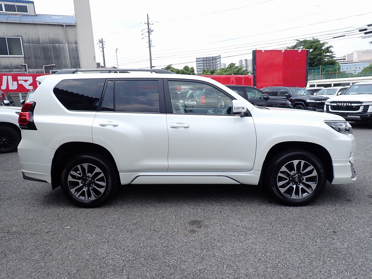 TOYOTA Land Cruiser Prado