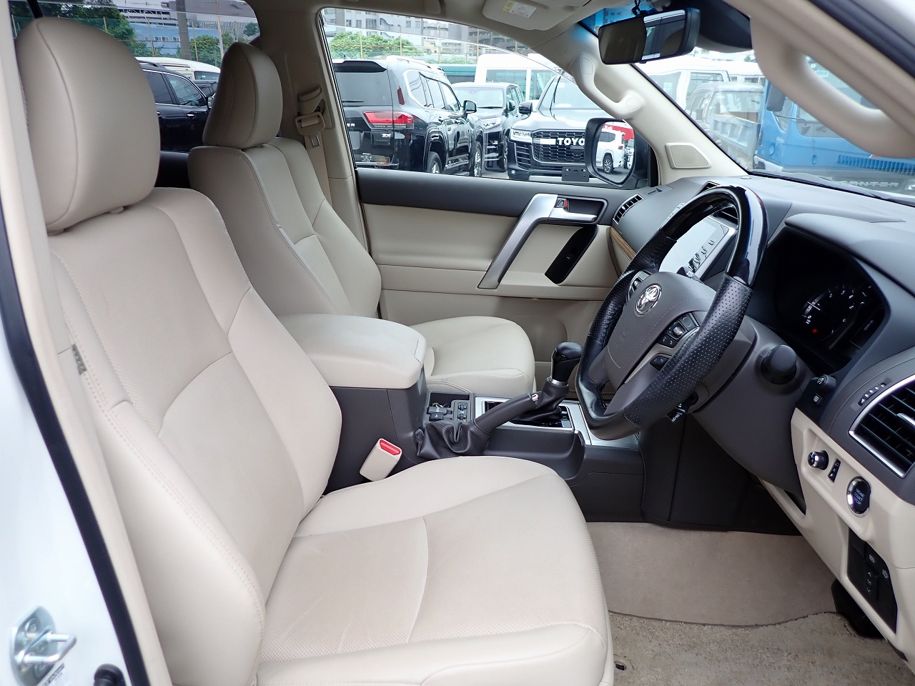 TOYOTA Land Cruiser Prado