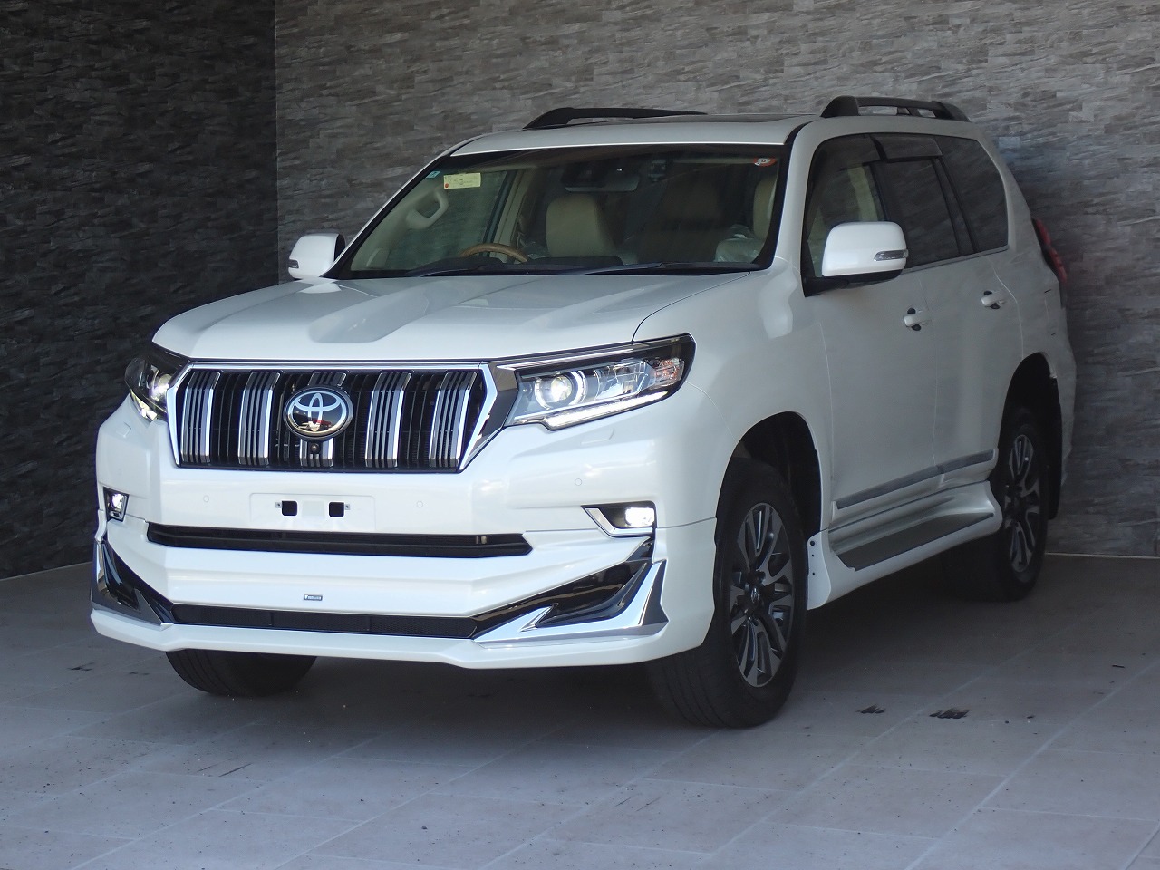 TOYOTA Land Cruiser Prado