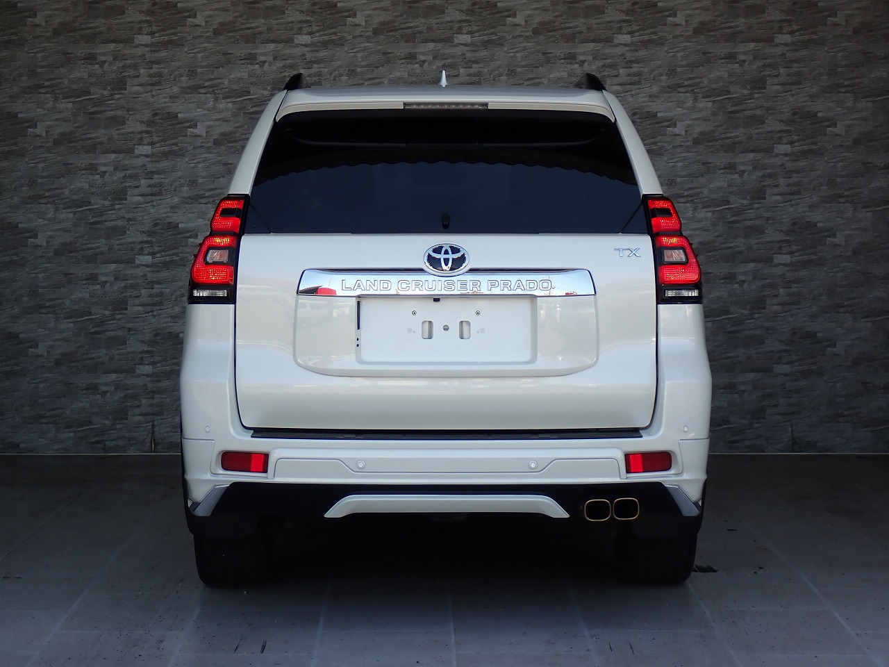 TOYOTA Land Cruiser Prado