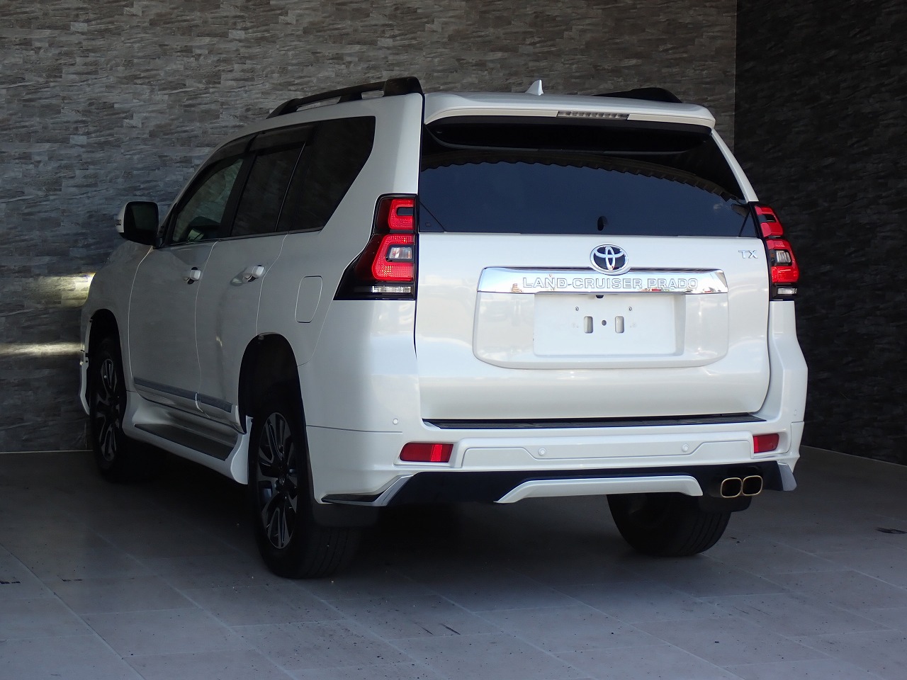 TOYOTA Land Cruiser Prado