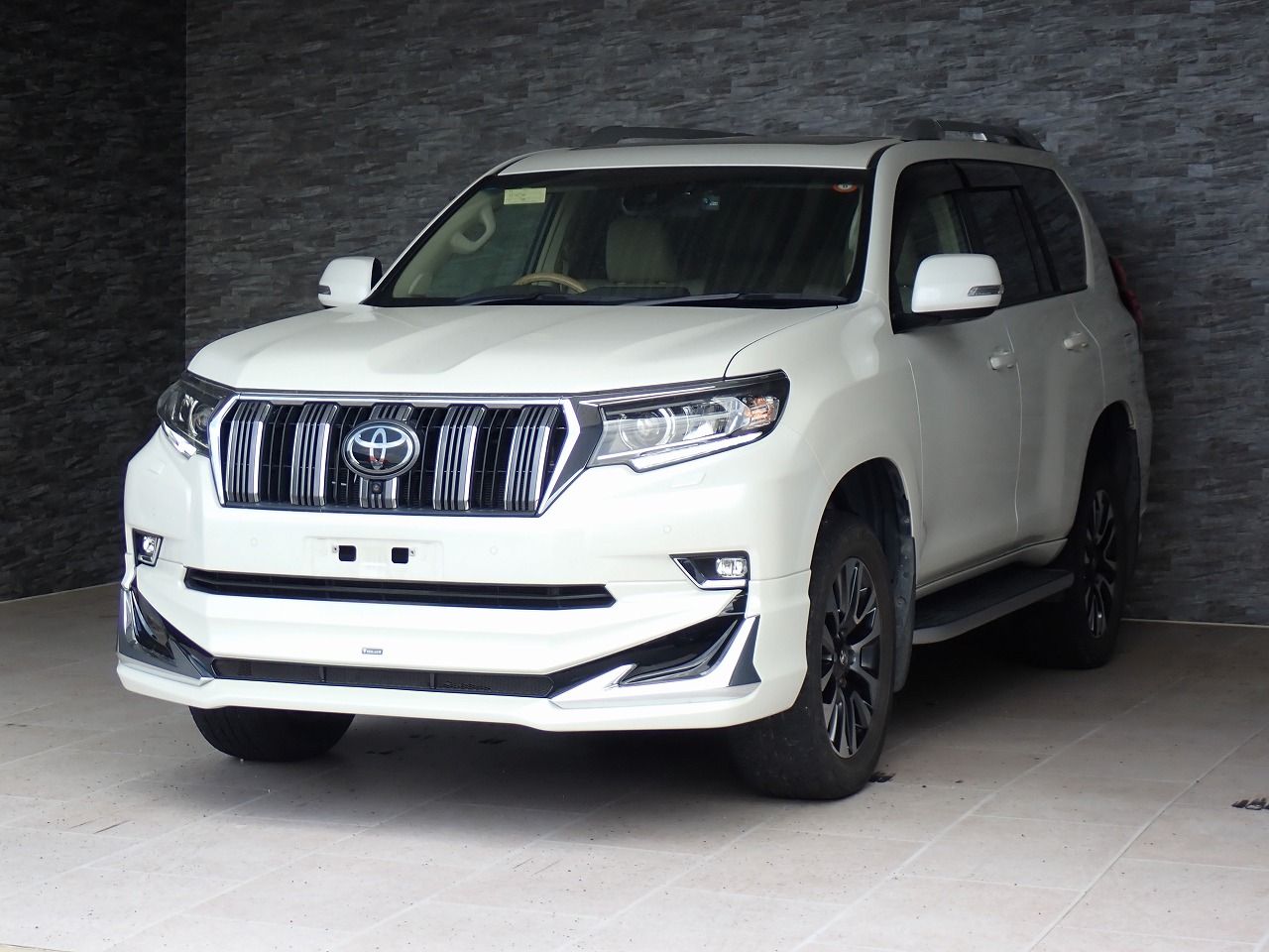 TOYOTA Land Cruiser Prado