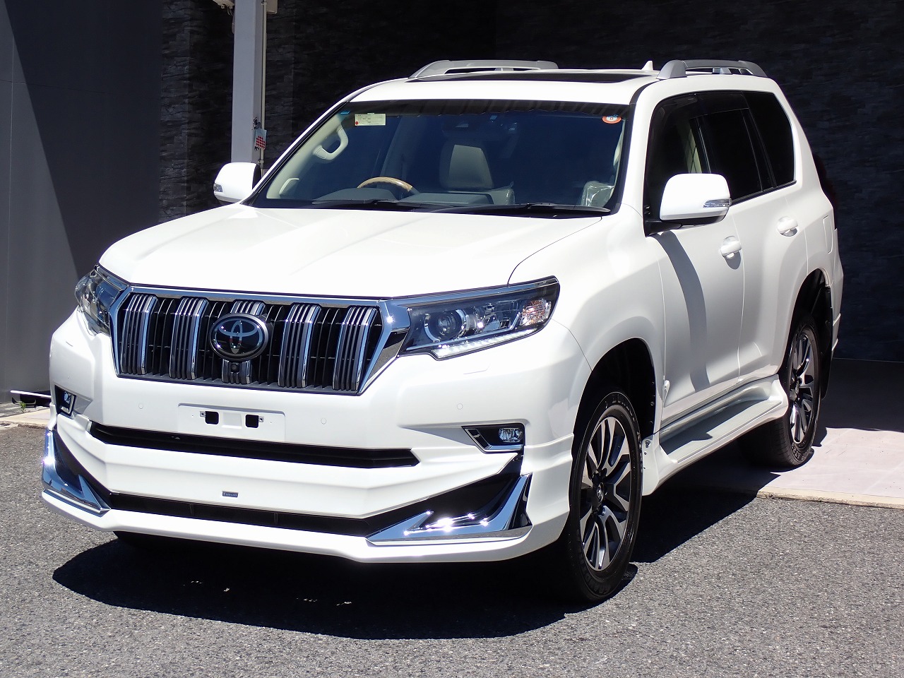 TOYOTA Land Cruiser Prado