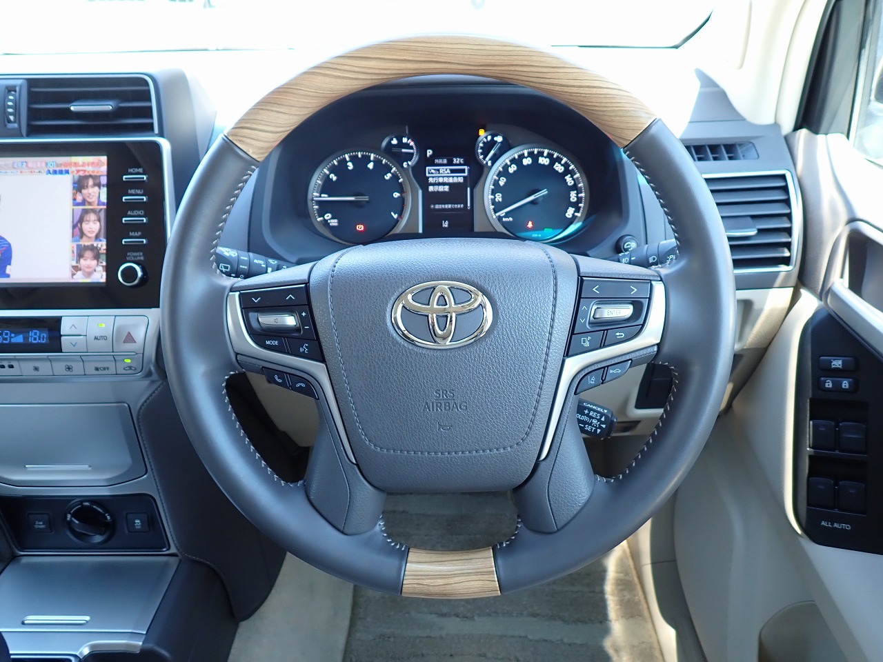 TOYOTA Land Cruiser Prado