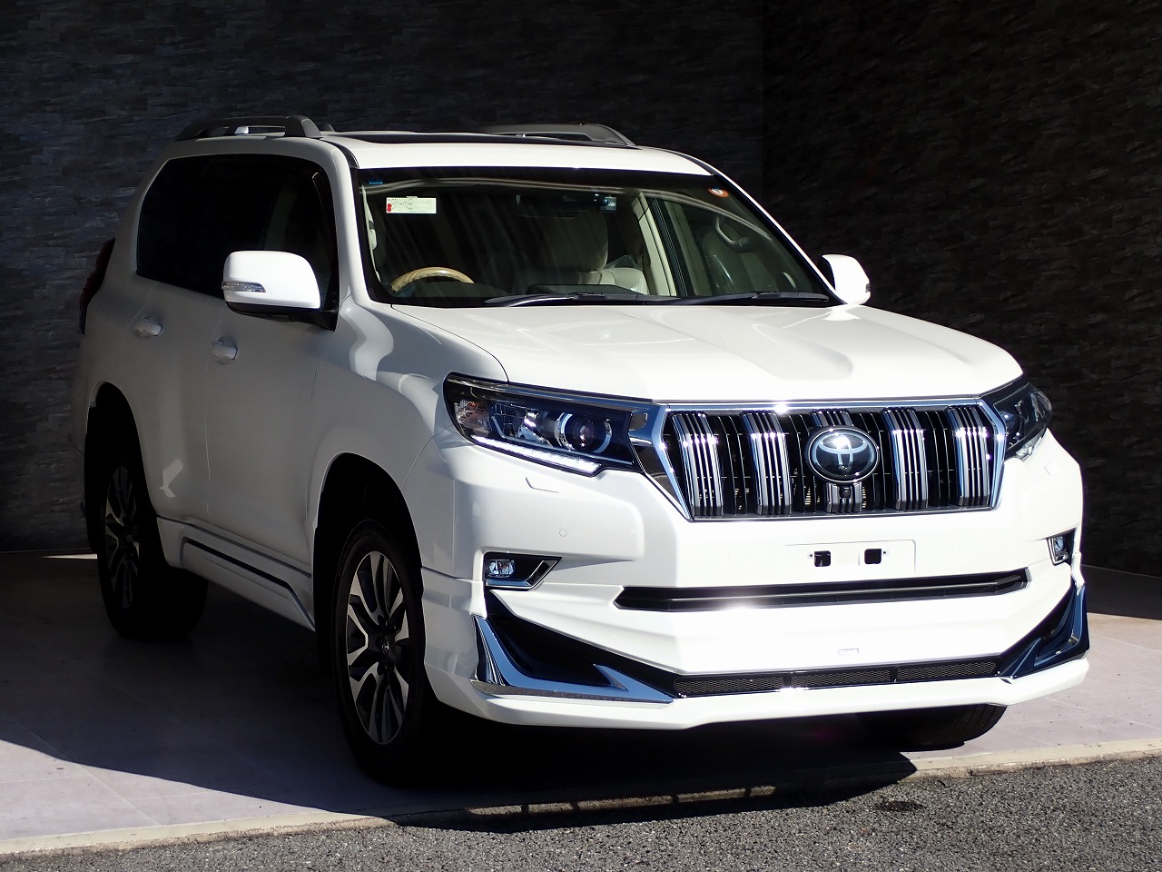 TOYOTA Land Cruiser Prado