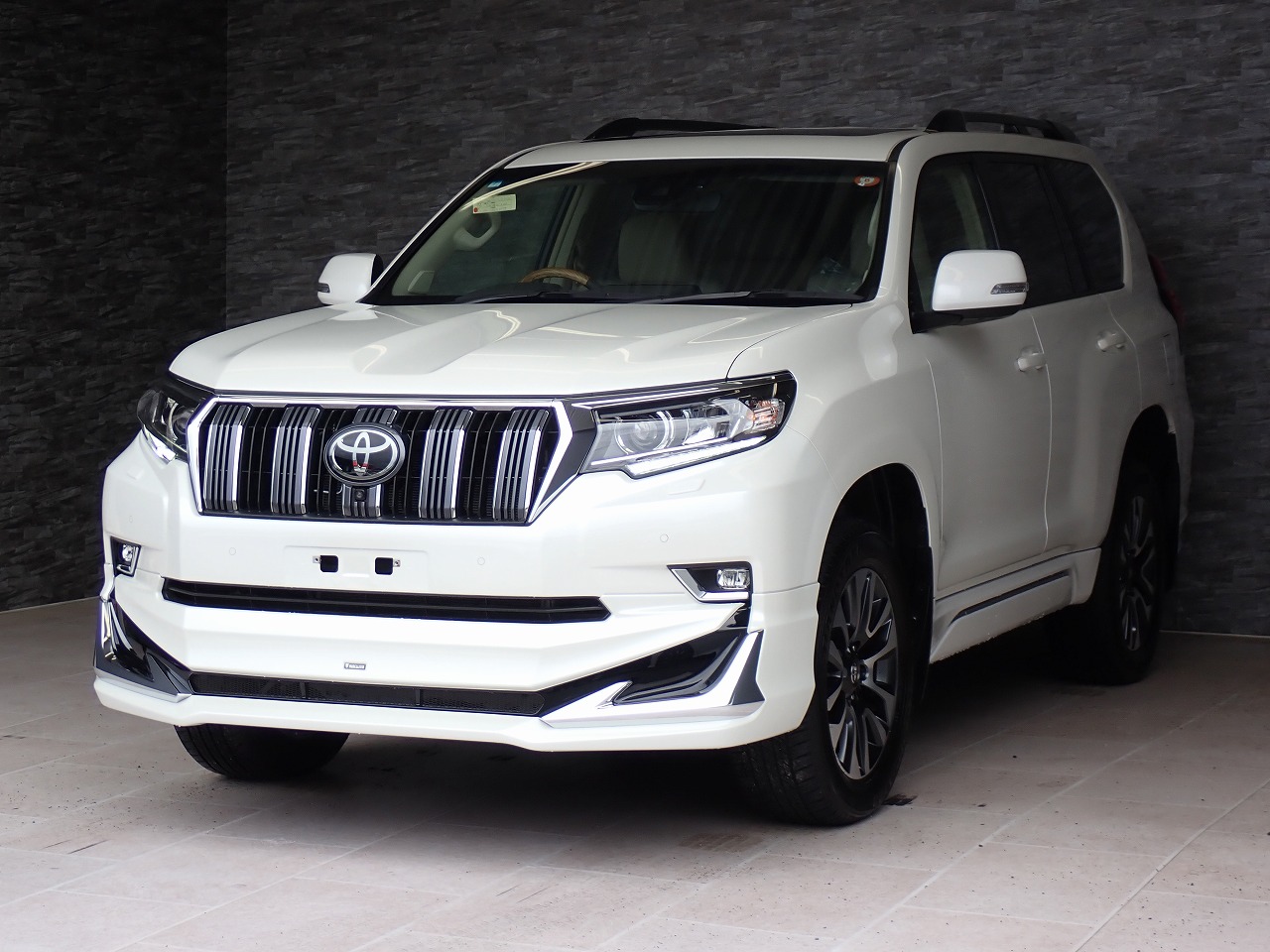 TOYOTA Land Cruiser Prado