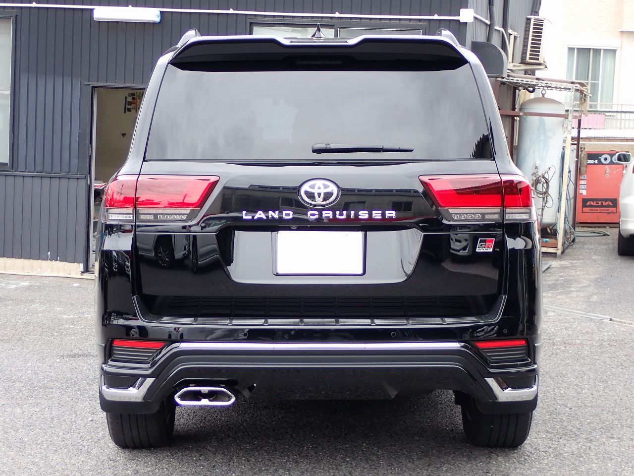 TOYOTA Land Cruiser