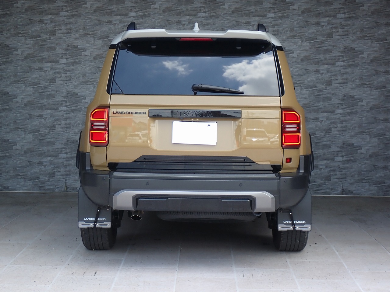 TOYOTA Land Cruiser 250