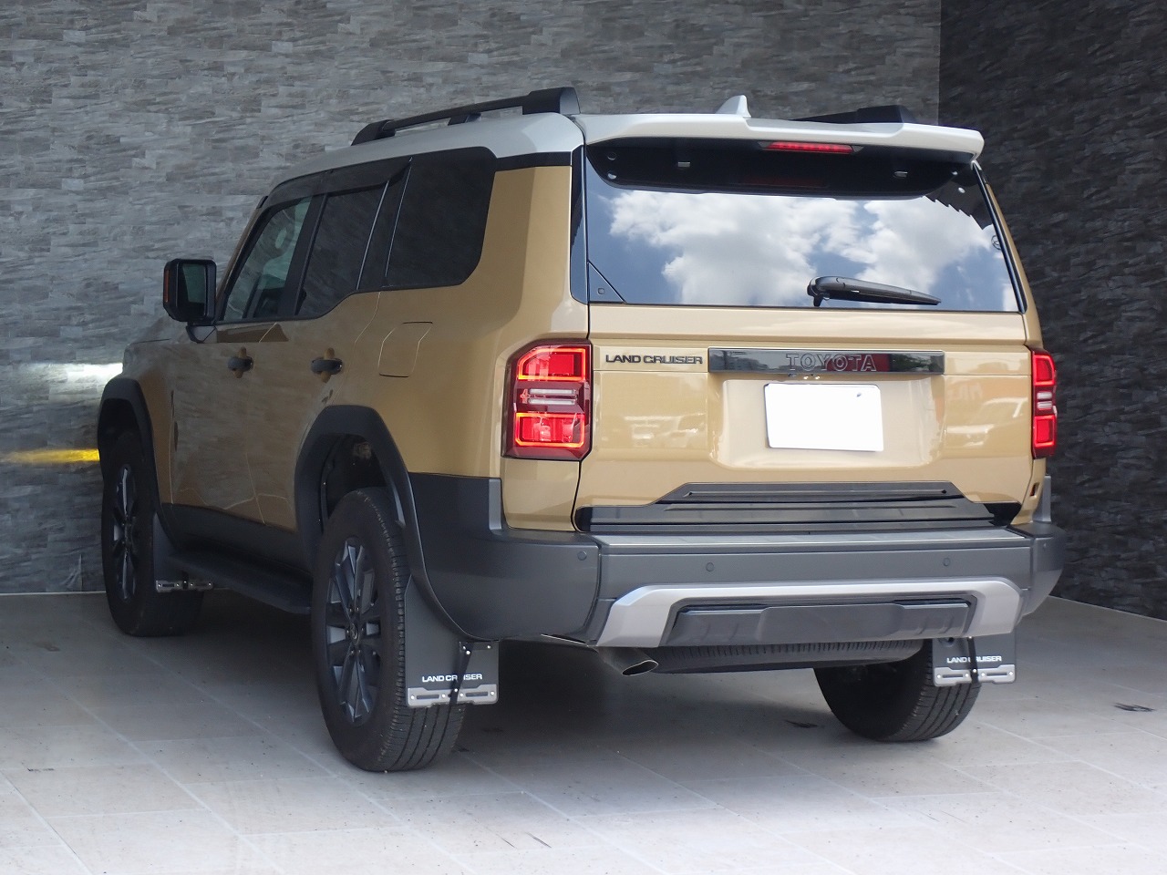 TOYOTA Land Cruiser 250