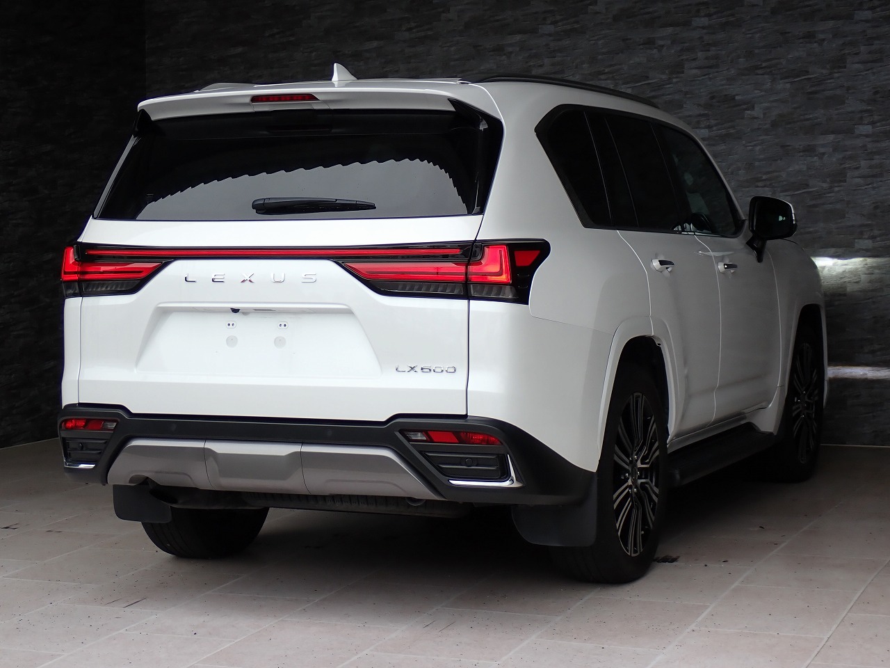 LEXUS LX