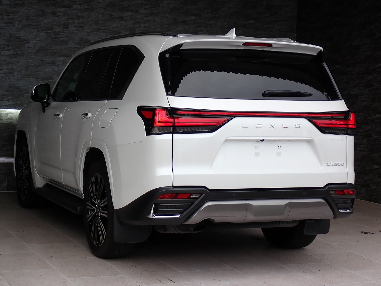 LEXUS LX