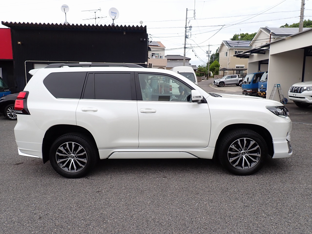 TOYOTA Land Cruiser Prado