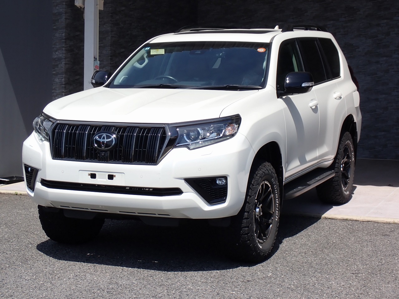TOYOTA Land Cruiser Prado
